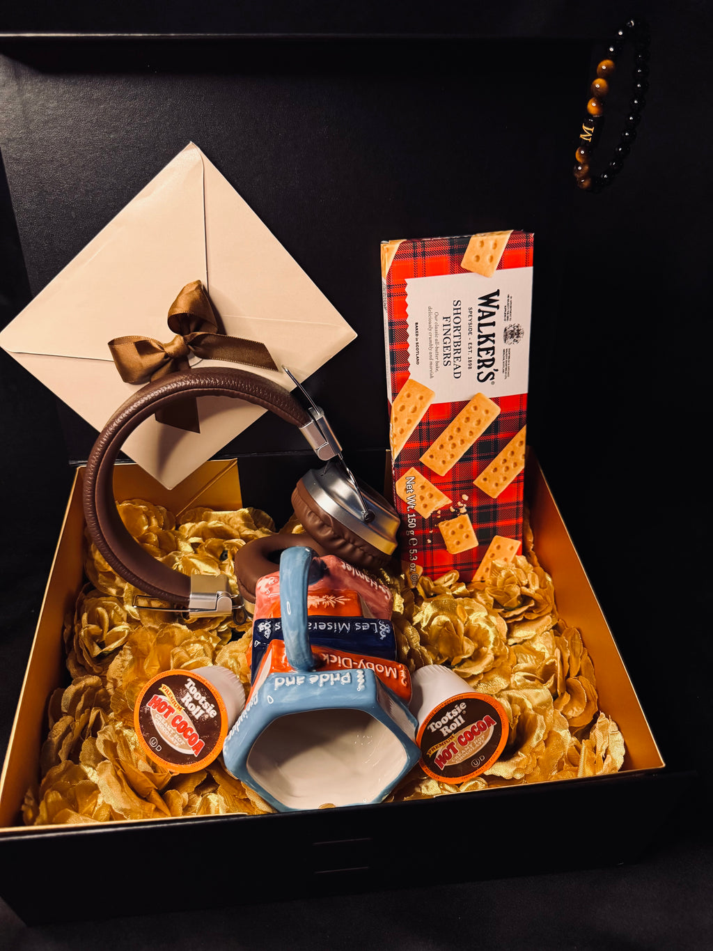 The Comfort Gesture | Cozy Gift Box | Letters & Roses