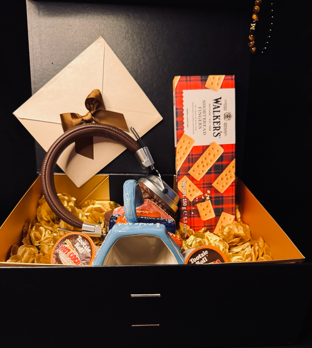 The Comfort Gesture | Cozy Gift Box | Letters & Roses
